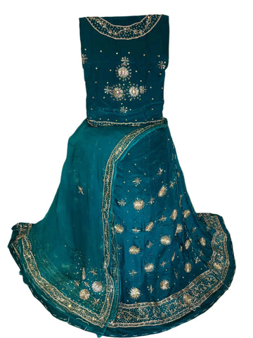 Rajputi Poshak – Zardozi Zari Natural Crepe – Emerald Green with Thakurji Odhni – Ganga Rajputi Poshak, Bikaner