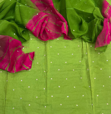 Jaam Cotton Mukesh Taari Work Suit with Humrahi Odhni – Green & Rani Pink Traditional Dress Material